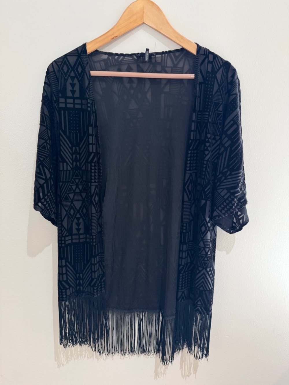 Velvet Thorn Womens Velvet Kimono Top Black Size medium w/Fringe USA‎ made